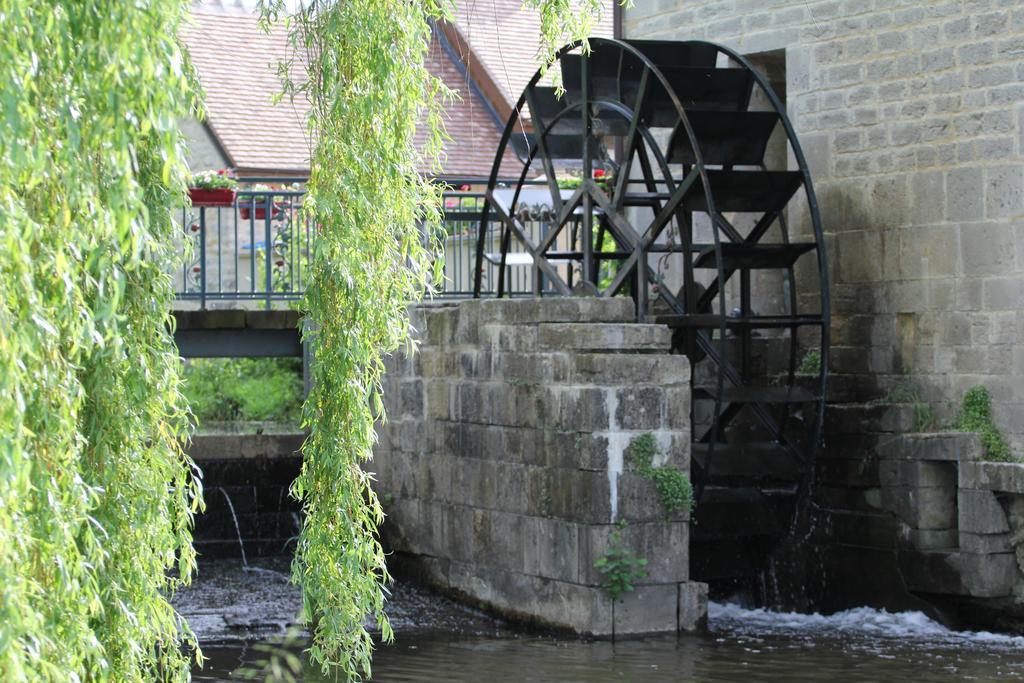 Отель Moulin De Petoulle Charenton-du-Cher Экстерьер фото